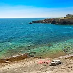 Caponegro Βίλα Avola