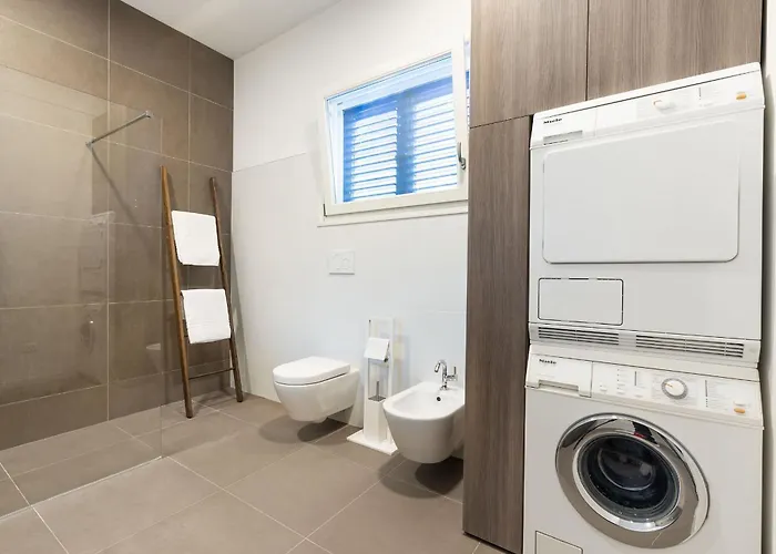 Caponegro Вилла Авола